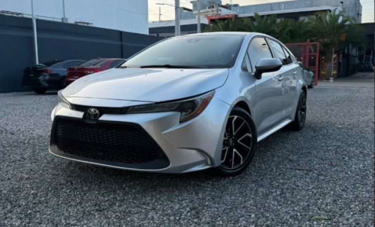 TOYOTA COROLLA PLATEADO 2020 B85