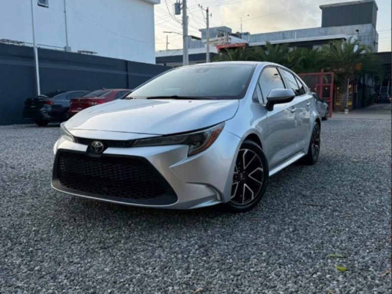 TOYOTA COROLLA PLATEADO 2020 B85