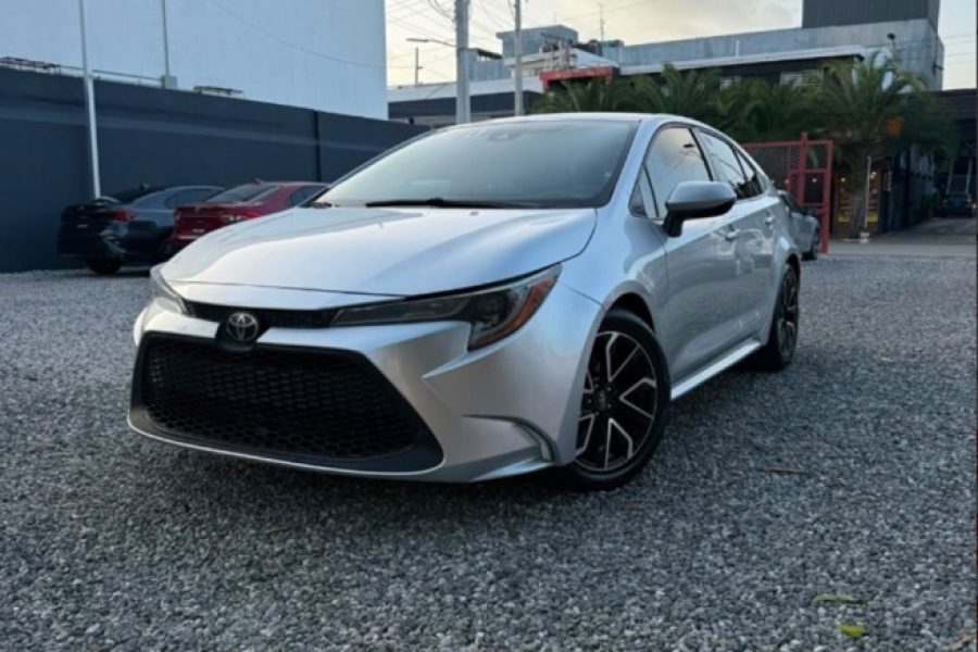 TOYOTA COROLLA PLATEADO 2020 B85