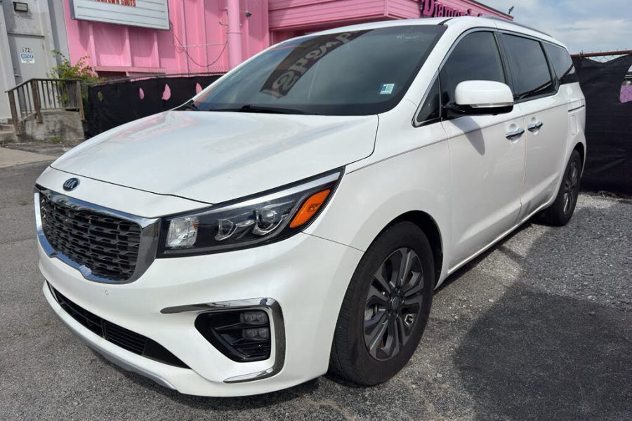 KIA SEDONA BLANCO 2020 8AL
