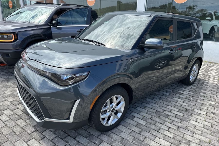 KIA SOUL GRIS 2024 RVN