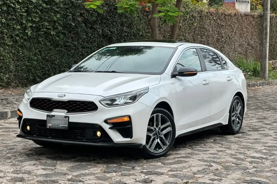KIA FORTE BLANCO 2024 H15