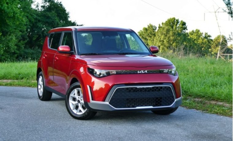 KIA SOUL ROJO 2024 7AL